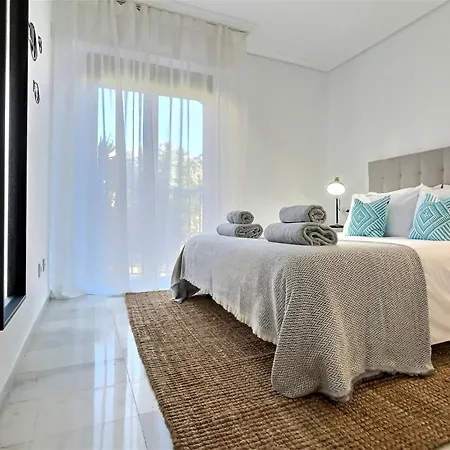 Harbour Heaven 2 Bed, 2 Bath Steps From Puerto Banus Marina And * Marbella