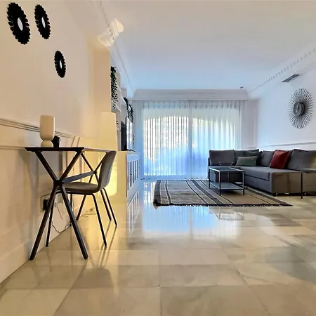 Harbour Heaven 2 Bed, 2 Bath Steps From Puerto Banus Marina And Lägenhet Marbella